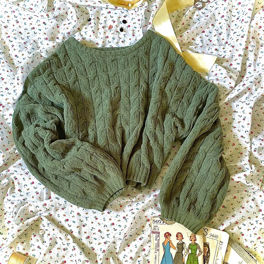 Pink Lily Women's Green Sweater